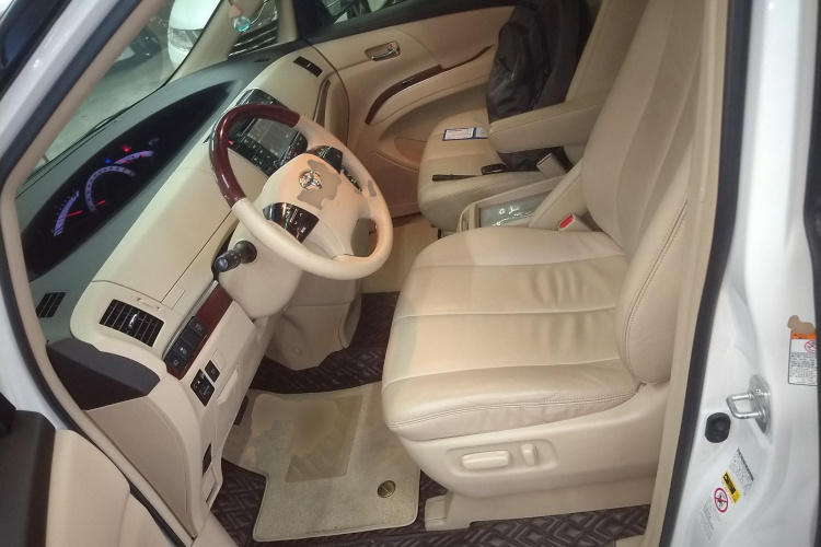 丰田 普瑞维亚  2.4L 7人座豪华版中控内饰19