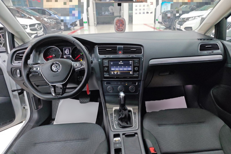 大众 高尔夫 2018款 230TSI 自动舒适型中控内饰12