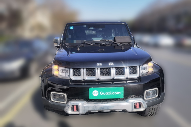 北京越野 北京BJ40 2019款 PLUS 2.3T 自动四驱旗舰版 国VI车身外观2