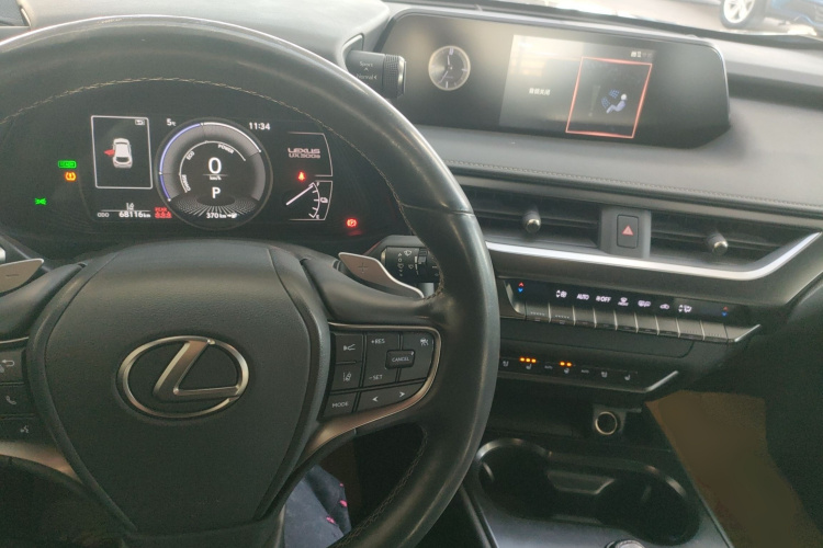 雷克萨斯UX新能源 2020款 300e 纯·悦版中控内饰12