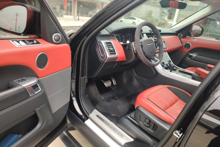 路虎 揽胜运动版 2020款 3.0 L6 HSE DYNAMIC中控内饰20