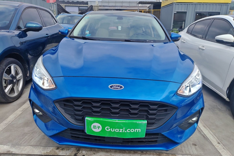 福特 福克斯 2020款 三厢 EcoBoost 180 自动锋潮型车身外观2