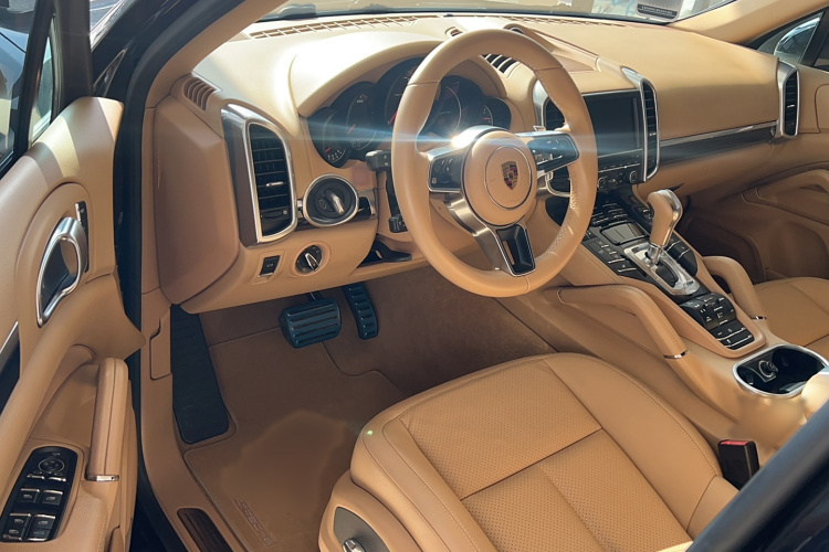 保时捷 2015款 Cayenne 3.0T中控内饰7002