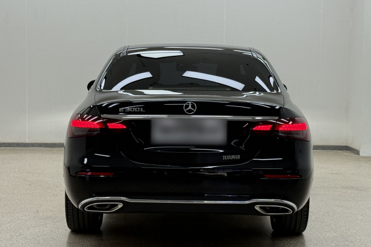 奔驰E级 2023款 改款 E 300 L 时尚型车身外观6007