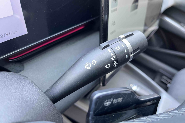 比亚迪 海豹 2025款 改款 600四驱智驾版中控内饰7004