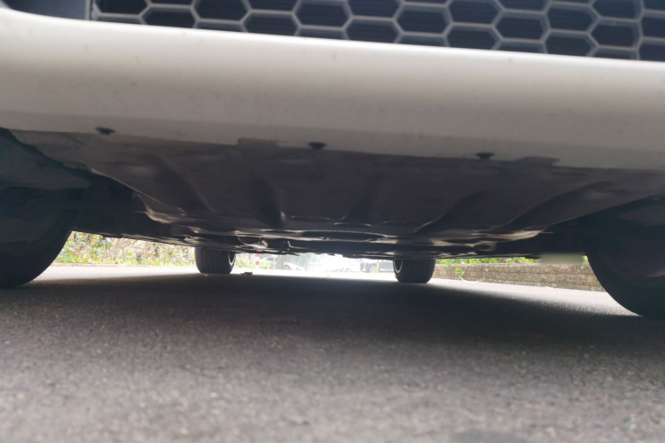 宝马3系 2019款 320Li M运动曜夜版局部细节9008