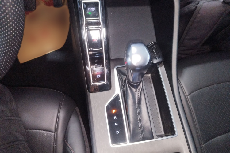 荣威i5 2023款 1.5L CVT尊荣版局部细节18