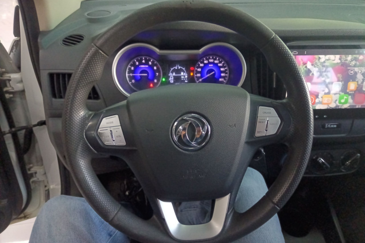 东风风神AX3 2016款 1.5L 手动尚酷型中控内饰13