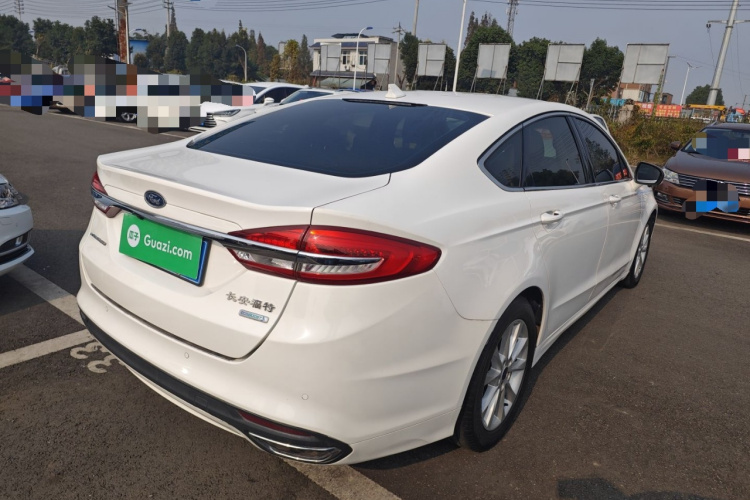 福特 蒙迪欧 2018款 EcoBoost 180 时尚型车身外观7