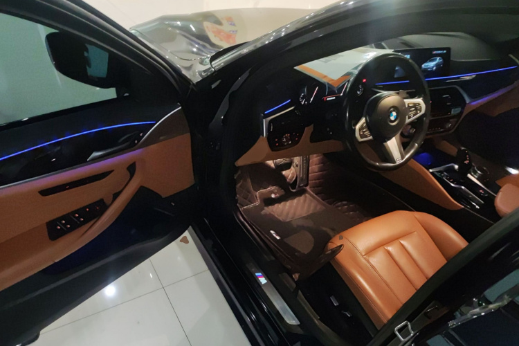 宝马5系 2018款 改款 530Li xDrive M运动套装中控内饰7003