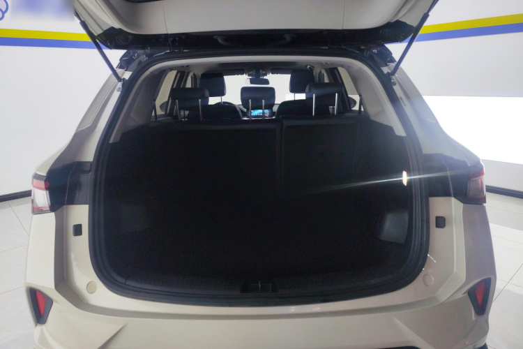 五菱汽车 五菱星辰 2021款 1.5T CVT星曜版机舱底盘23