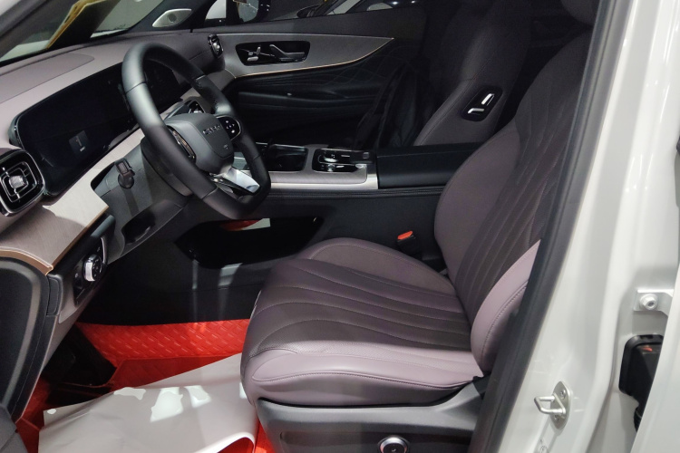 奇瑞 瑞虎9 2025款 2.0T 自动两驱尊享版 5座中控内饰19