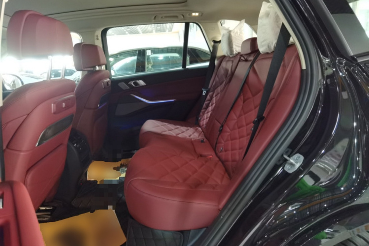 宝马X5 2026款 xDrive 30Li 尊享型M运动曜夜套装中控内饰21