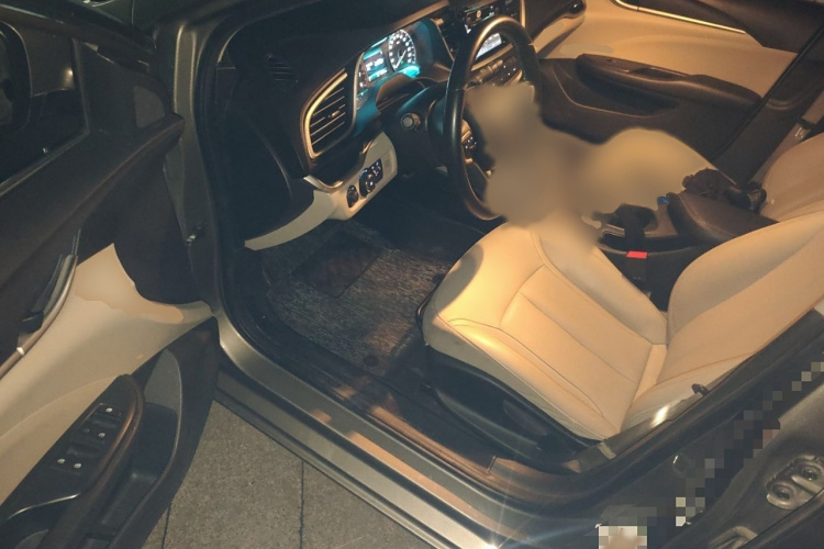 别克 英朗 2021款 改款 典范 1.5L 自动精英型中控内饰7003