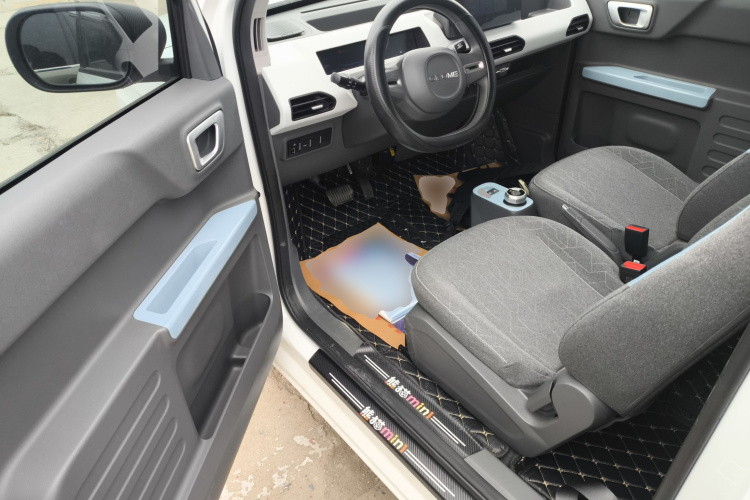 吉利银河 2023款 熊猫mini 120km 萌萌熊中控内饰20