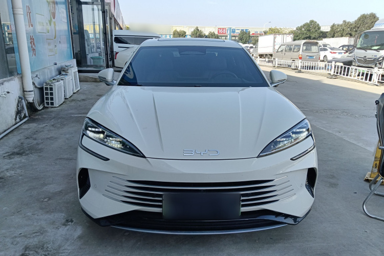 比亚迪 海豹07 DM-i 2025款 智驾版 DM-i 1.5L 125km 尊贵型车身外观2