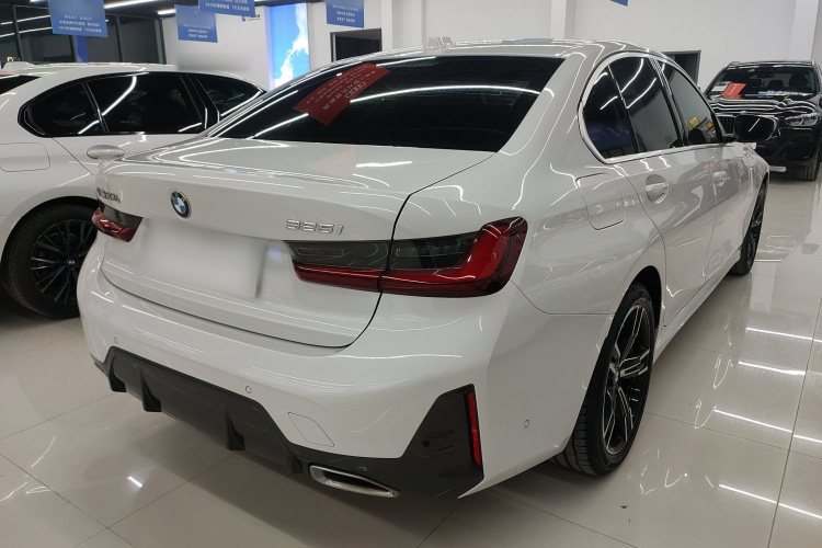 宝马3系 2024款 325i M运动套装车身外观7