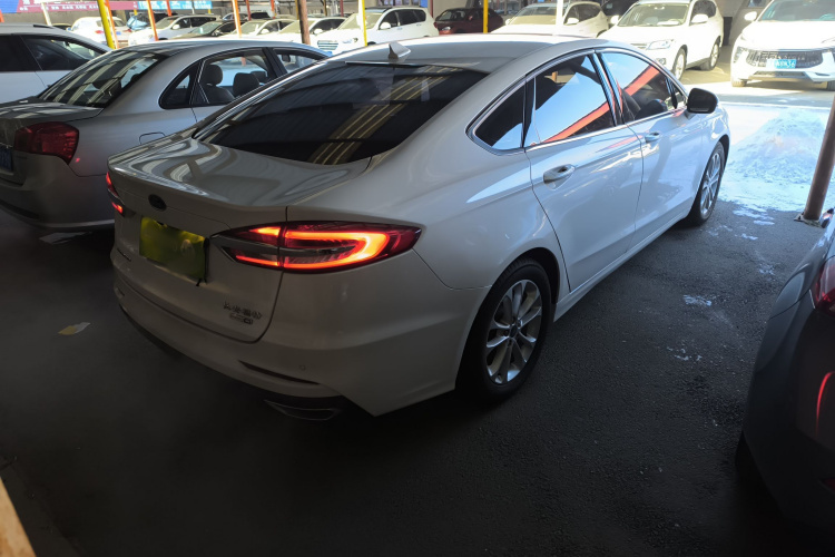 福特 蒙迪欧 2020款 EcoBoost 180 时尚型车身外观7