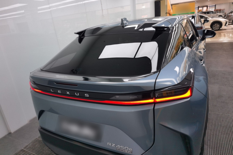 雷克萨斯RZ 2023款 450e 四驱纵享版车身外观6004