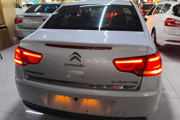 雪铁龙 世嘉 2013款 三厢 1.6L 自动品享型车身外观6004