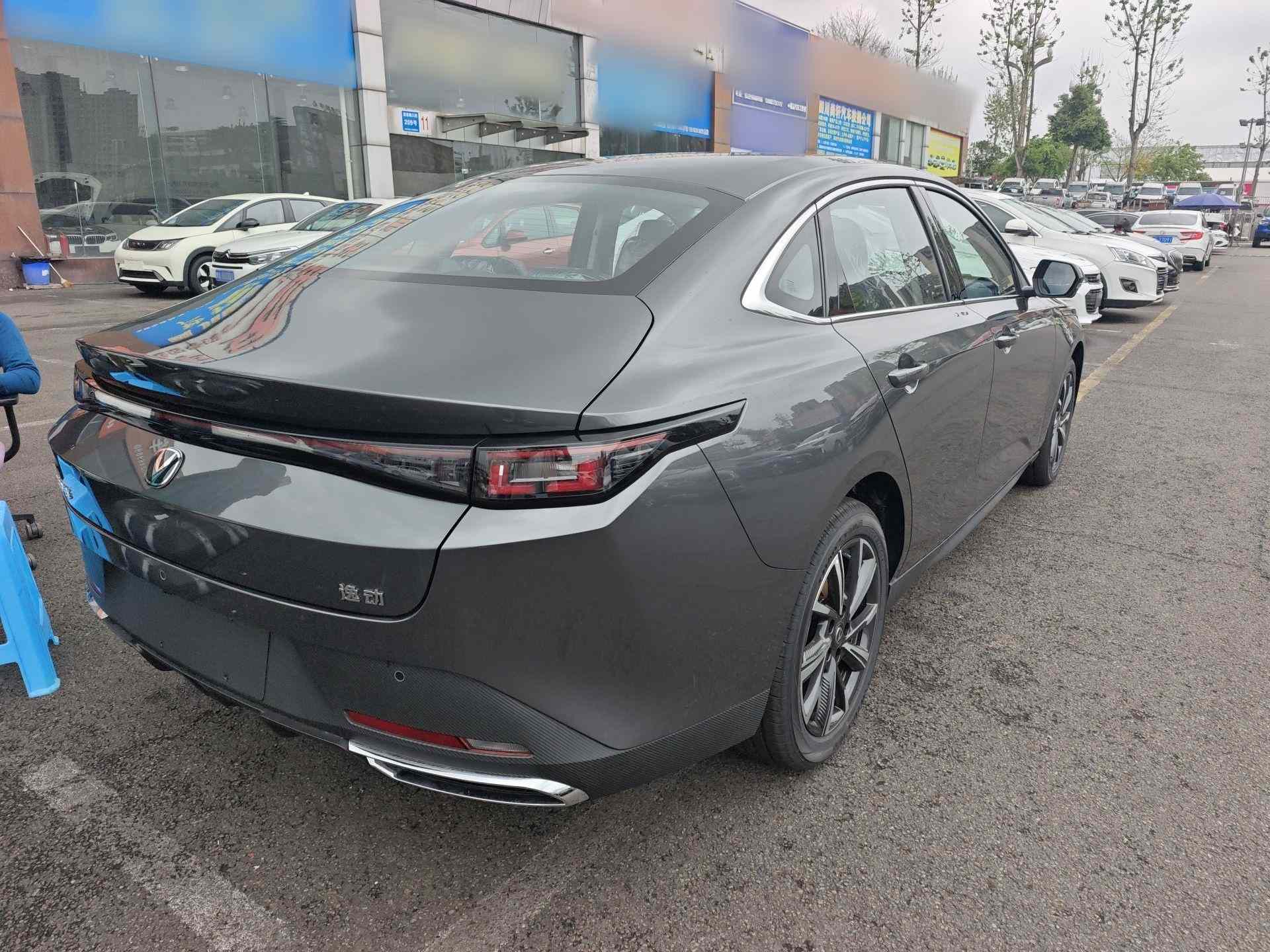 长安 逸动 2025款 蓝鲸 1.5T 500Bar尊贵型(5)