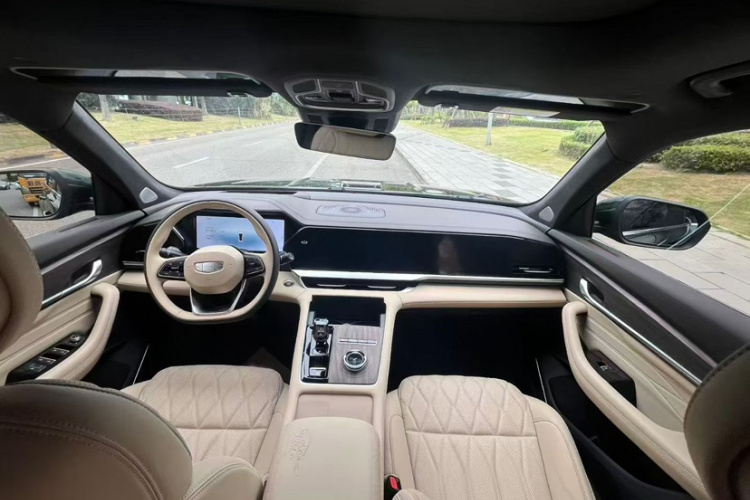 吉利汽车 星越L 2025款 东方曜 2.0TD 自动四驱望月版车身外观6009