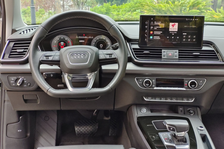 奥迪Q5L 2022款 改款 40T 豪华动感型中控内饰7006