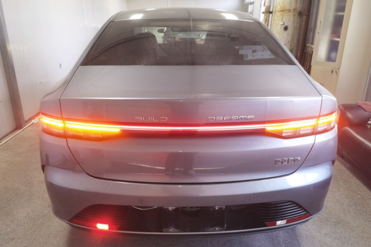 比亚迪 驱逐舰05 2023款 冠军版 DM-i 120KM 尊贵型车身外观6