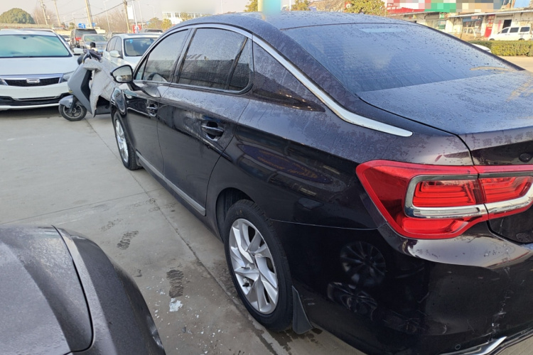 DS 5LS 2015款 1.6T 舒适版THP160车身外观4