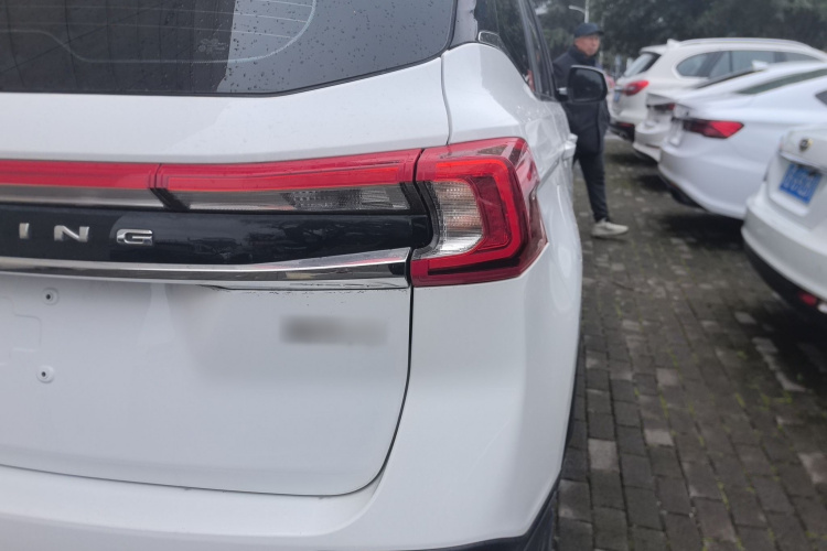 东风风行 风行T5 2022款 盛世款 1.6L 手动筑梦版五座车身外观9