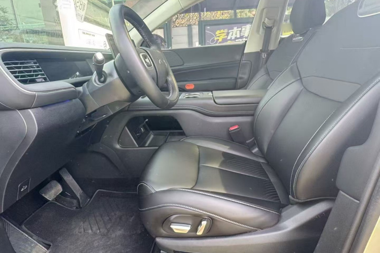 小鹏G6 2024款 580 长续航 Plus中控内饰19