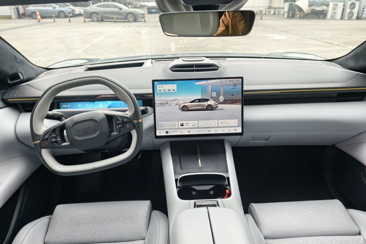 领克Z10 2024款 95kWh 806km后驱智驾Max中控内饰7008