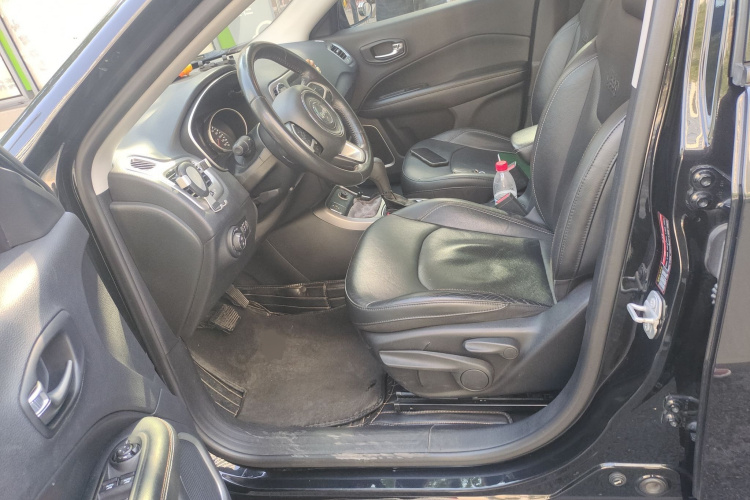 Jeep 指南者 2017款 200T 自动家享版中控内饰19