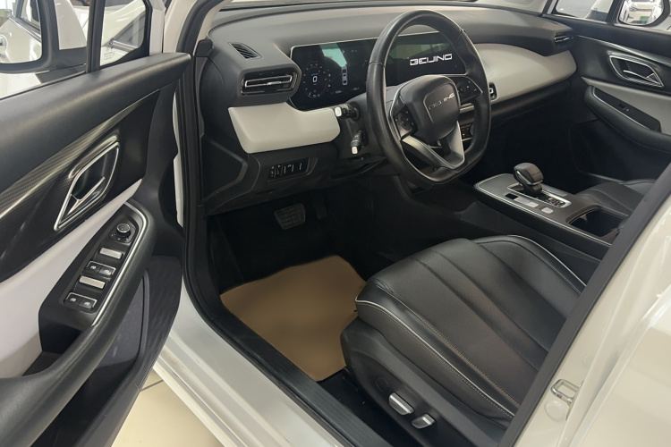 北京汽车 北京EU5 PLUS 2023款 R500 优享出行版中控内饰7001