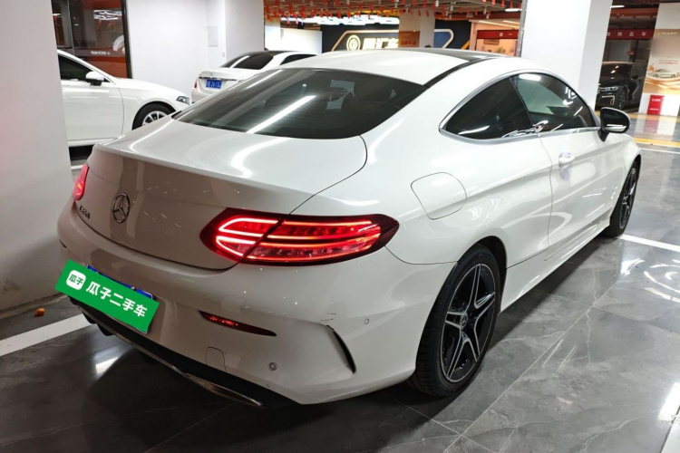 奔驰C级(进口) 2019款 C 260 轿跑车车身外观7