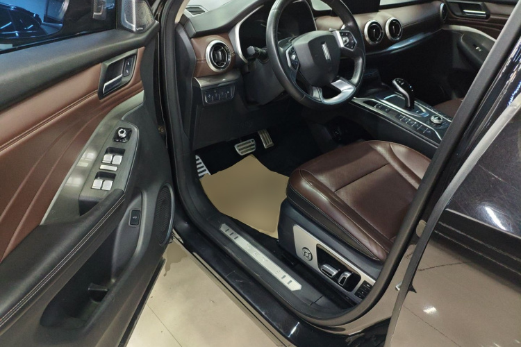 魏牌 VV6 2018款 2.0T 两驱超豪型 国V中控内饰20