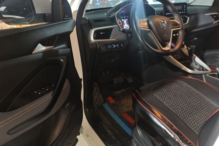 宝骏530 2019款 1.5T CVT精英型 国V中控内饰7003