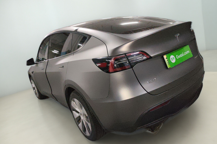 特斯拉 Model Y 2022款 后轮驱动版车身外观5