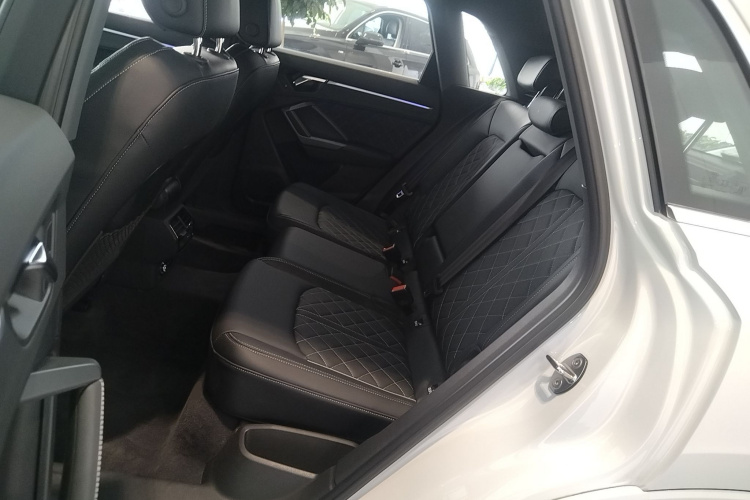 奥迪Q3 2024款 40 TFSI 时尚动感型中控内饰21