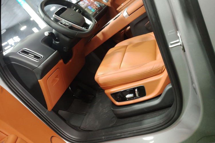 理想汽车 理想L9 2022款 Max局部细节19