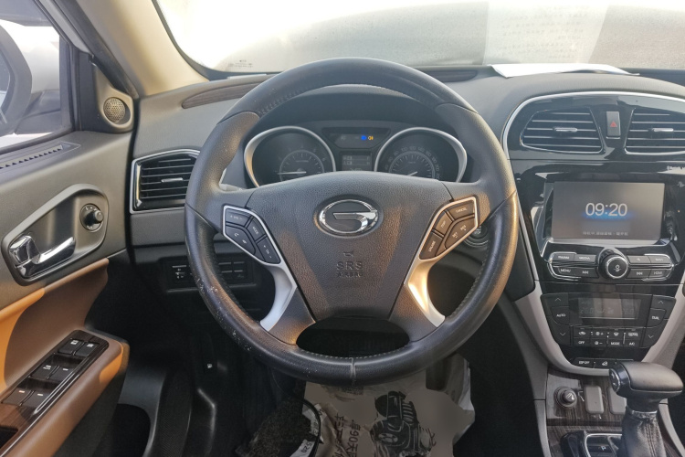 广汽传祺 传祺GS5 Super 2016款 1.8T 自动两驱周年纪念版中控内饰13