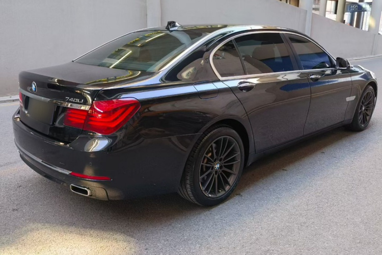 宝马7系 2014款 730Li 臻享型车身外观6003