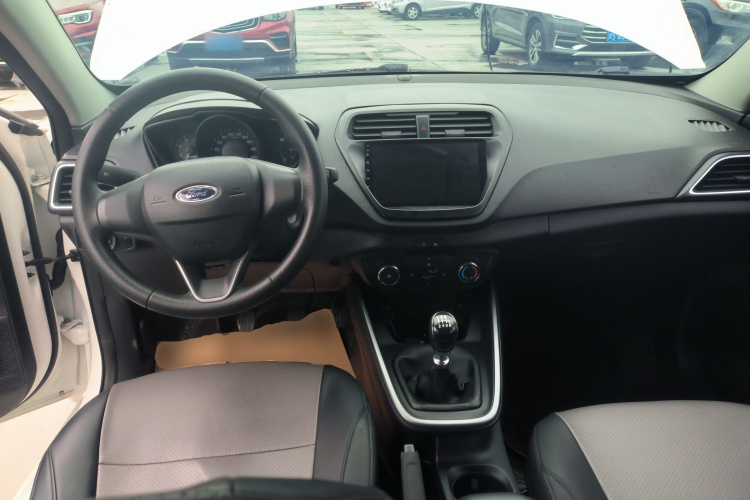 福特 福睿斯 2019款 改款 1.5L 手动质享型 国VI中控内饰12