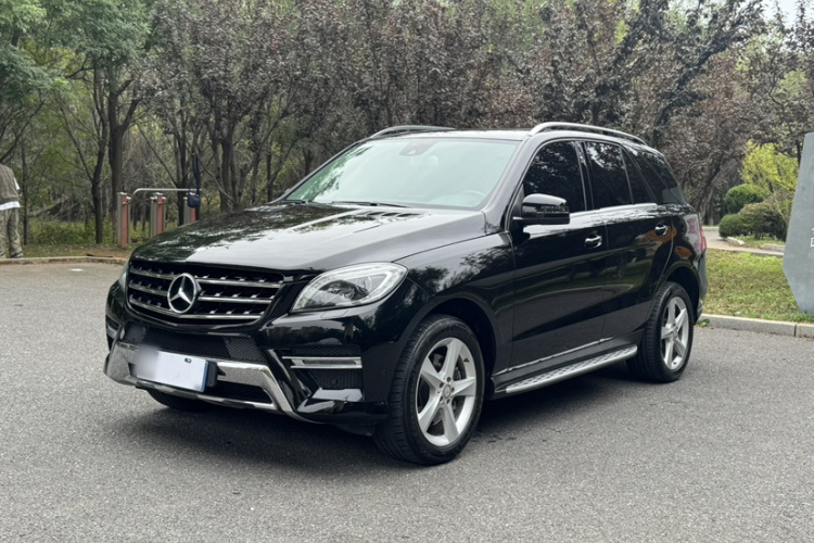 奔驰M级 2014款 ML 320 4MATIC车身外观1