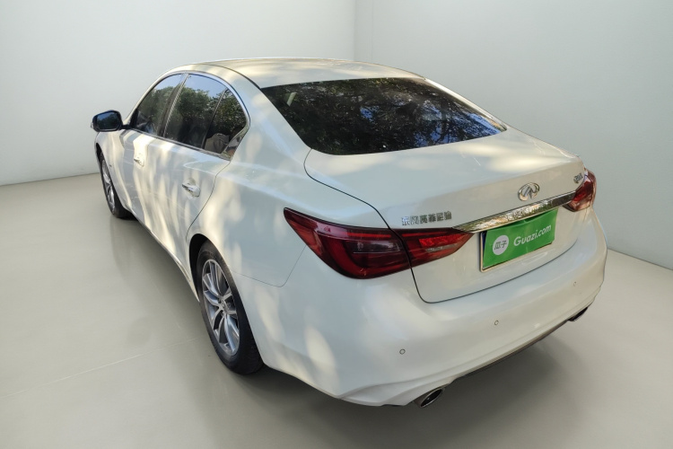 英菲尼迪Q50L 2022款 2.0T 舒适版车身外观5