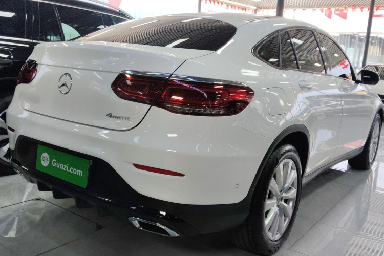 奔驰GLC轿跑 2020款 GLC 260 4MATIC 轿跑SUV车身外观7