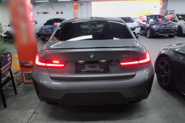 宝马3系 2024款 330i M运动曜夜套装车身外观6