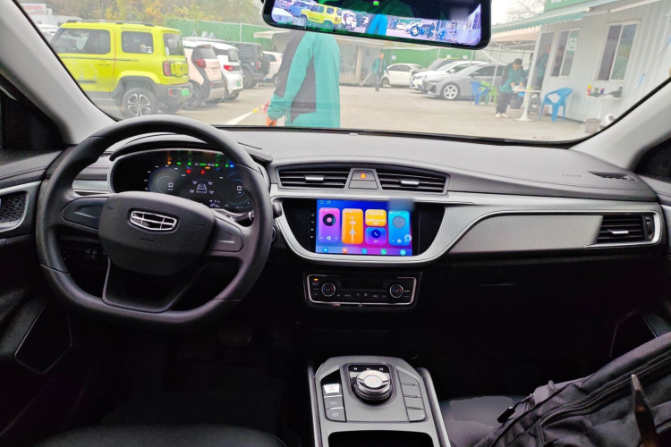 吉利汽车 帝豪新能源 2022款 EV Pro 网约版 磷酸铁锂中控内饰12