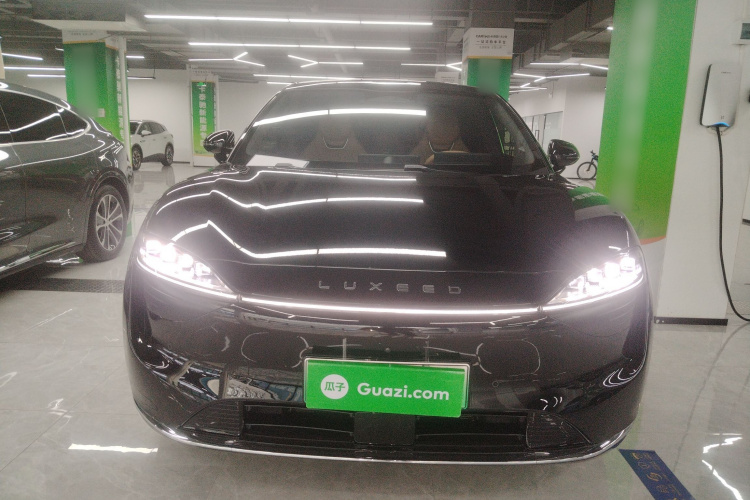 鸿蒙智行 智界R7 2024款 纯电 667km Pro车身外观2