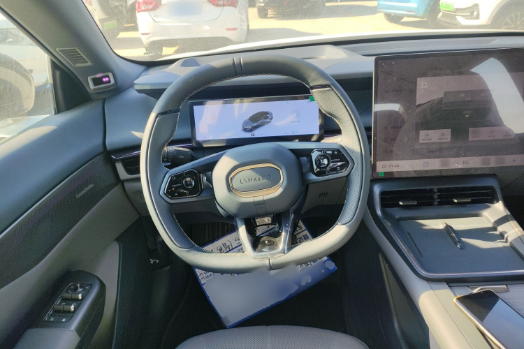 领克07 2024款 EM-P 126长续航 Halo中控内饰13